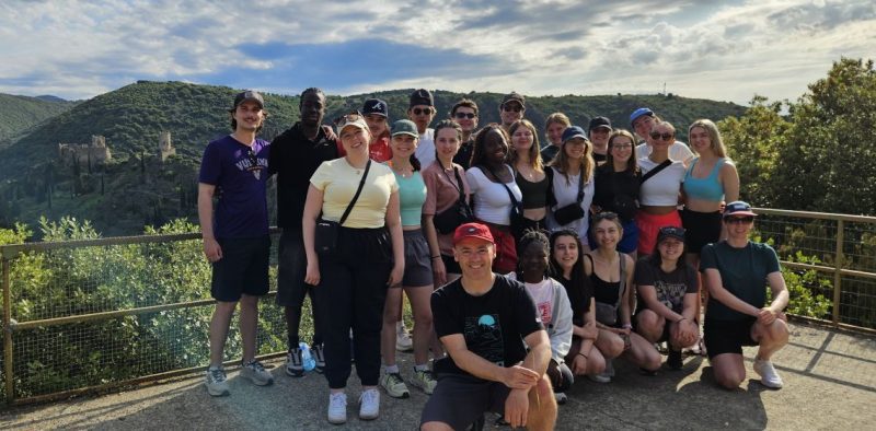 photo de groupe prise en Europe